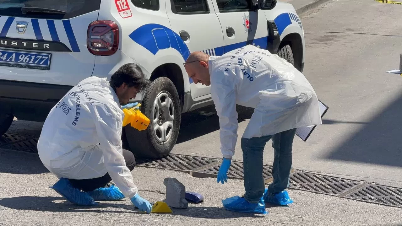 Ümraniye'de kuyumcuyu soymaya çalışan maskeli 5 şüpheli kaçtı