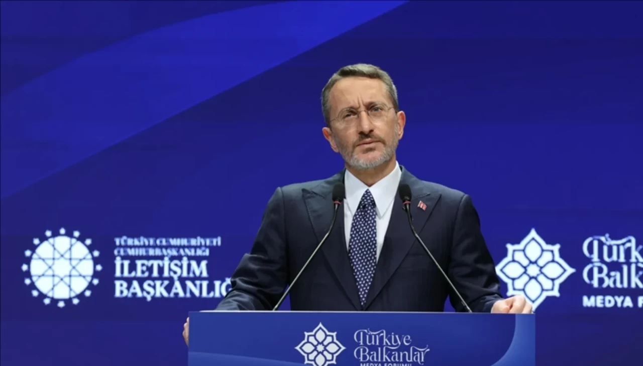 İletişim Başkanı Altun'dan Özgür Özel'e demokrasi dersi: Sokak vesayetiyle siyaset yapılamaz