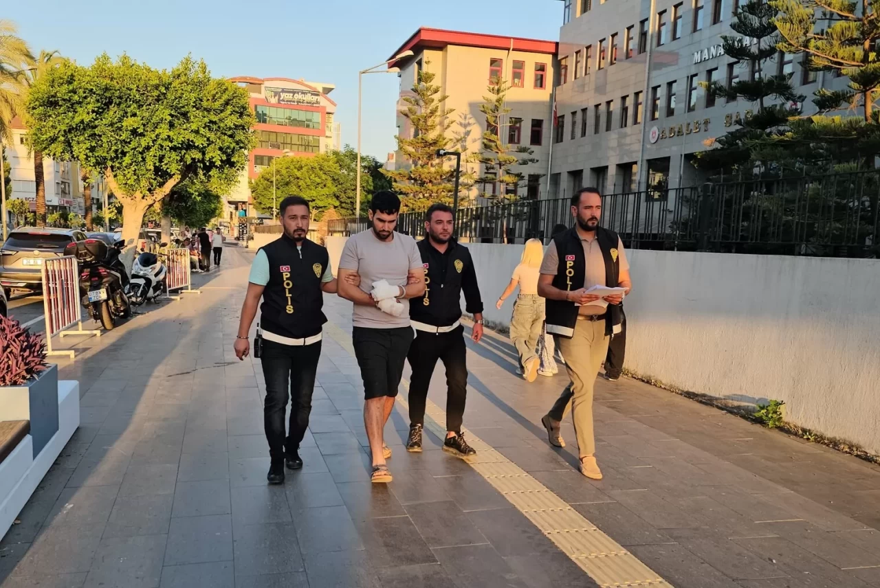 Antalya'da üniversite öğrencisi kız kardeşini öldüren ağabey tutuklandı