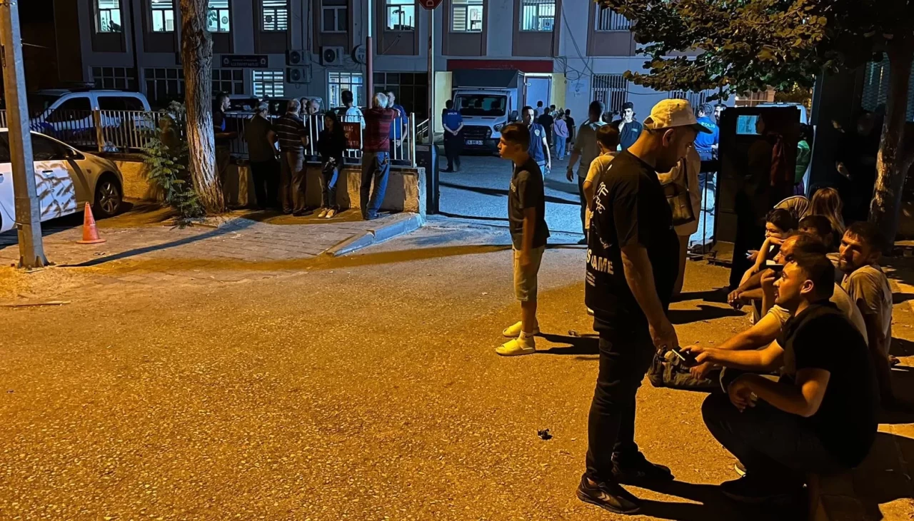 Orman yangını sebebiyle 6 köyün boşaltıldığı Harmancık'ta gerginlik