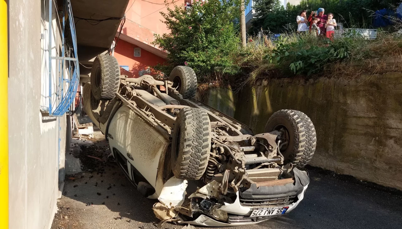 Park halindeki kamyonet hareket ederek 8 yaşındaki çocuğa çarptı