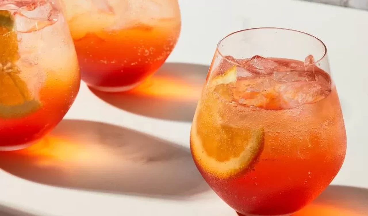 Portakallı İtalyan zarafeti! Aperol spritz nasıl hazırlanır?