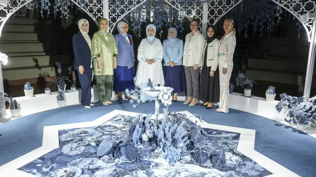 Emine Erdoğan, 'Bahçedeki Sırlar' sergisinin açılışını gerçekleştirdi