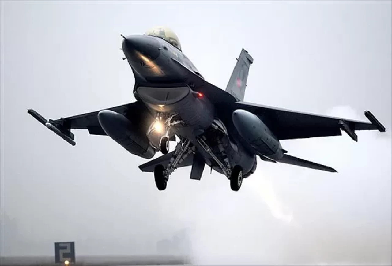 İsrail savaş uçakları Beyt Hanun’u ateş altına aldı