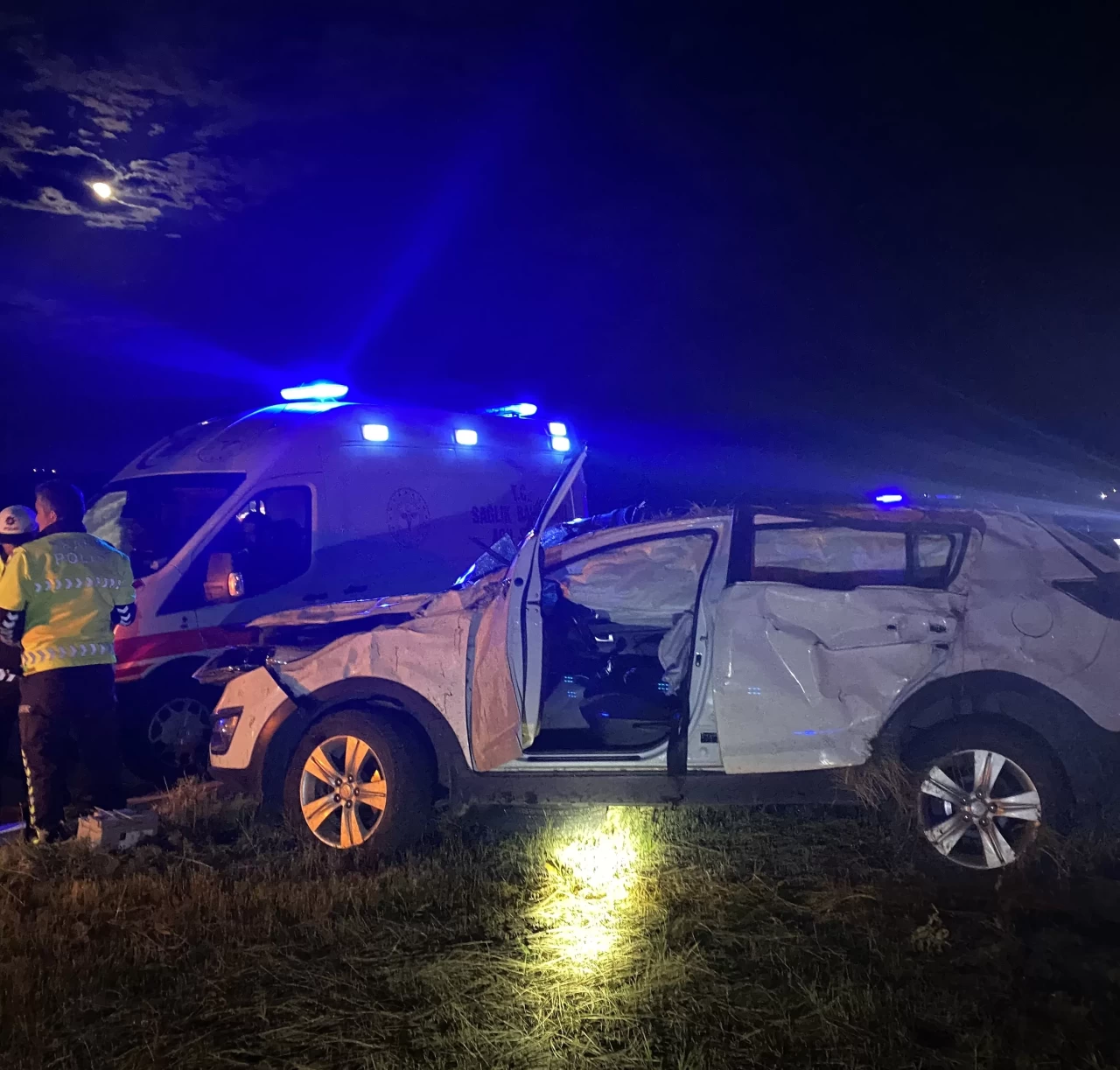 Kars Selim’de refüje çarpan araçta 1 kişi öldü, 4 kişi yaralandı