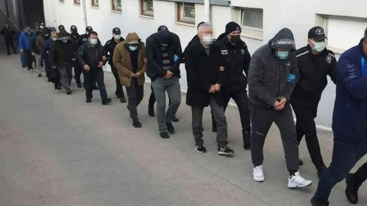 Van'da farklı suçlardan aranan 389 şüpheli yakalandı