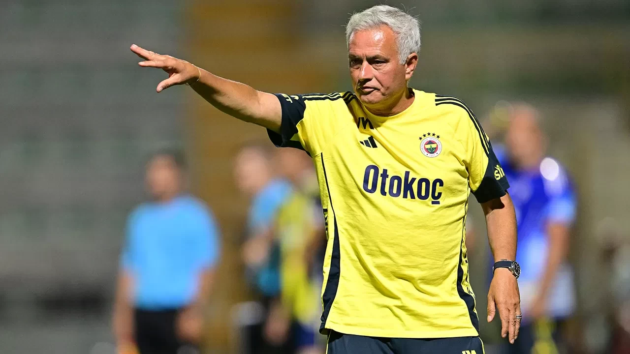 Fenerbahçe, hazırlık maçında Uniao de Leiria ile karşılaşacak