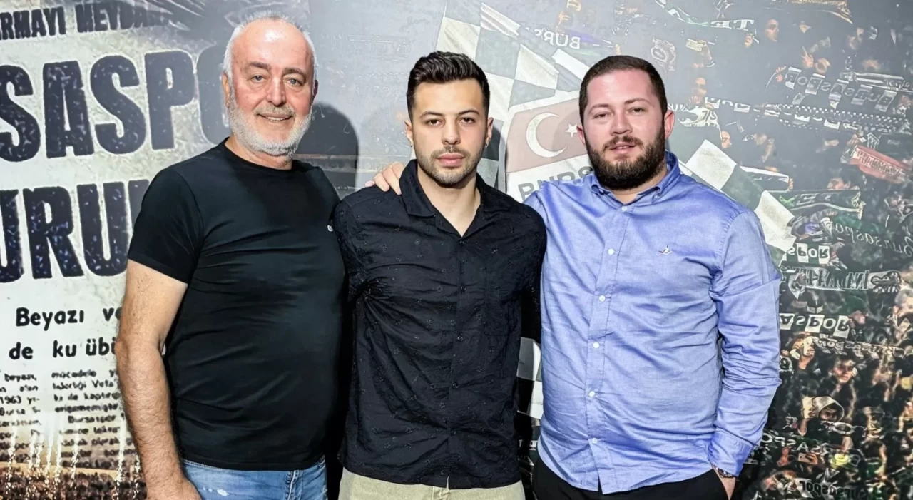 Bursaspor'da Taha Can ve Bora ile yollar ayrıldı