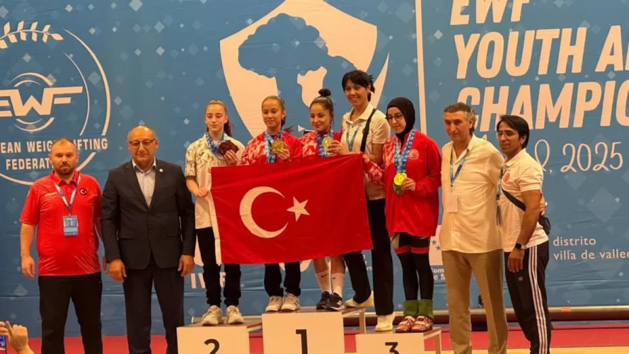 Yıldız ve U15 Halter Şampiyonası'nda Türkiye 6 madalya daha kazandı