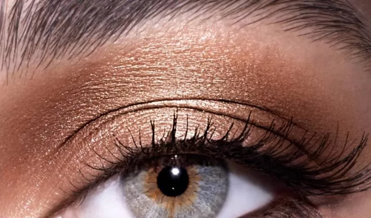 Eyeshadow nedir? Göz farı nereye ve nasıl sürülür?