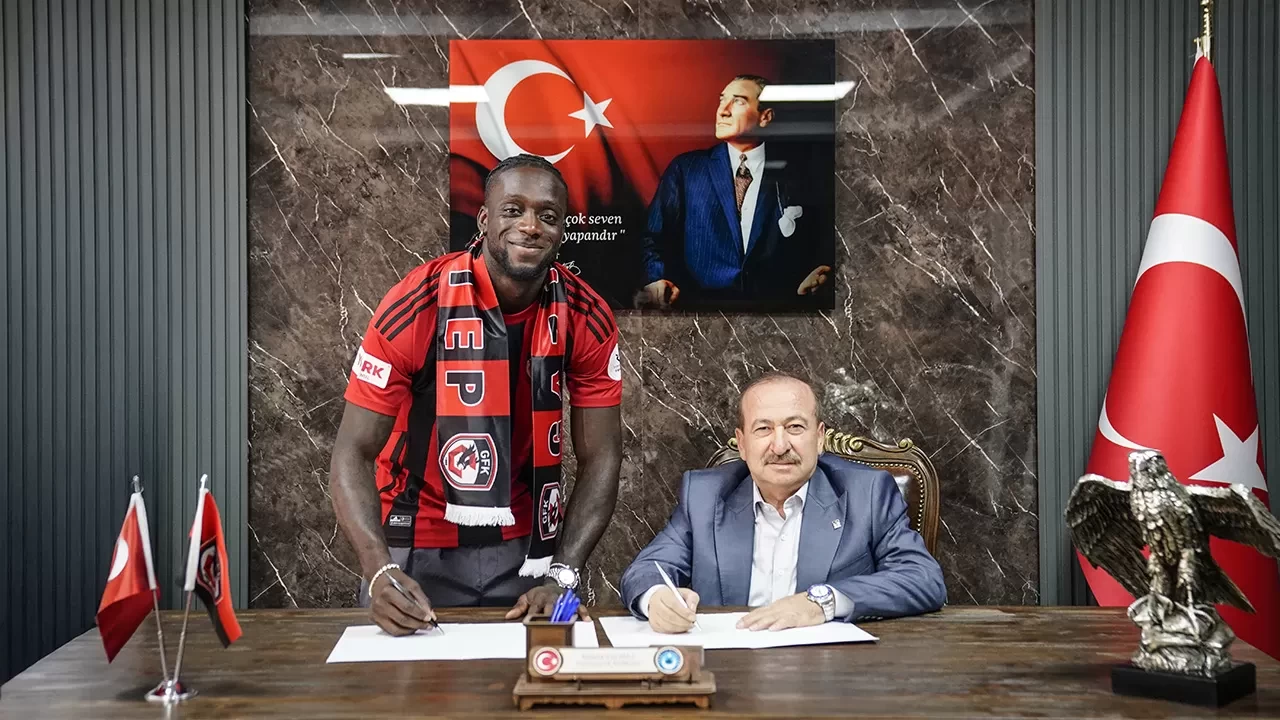 Gaziantep FK, Myenty Abena ile 2 yıllık sözleşme imzaladı