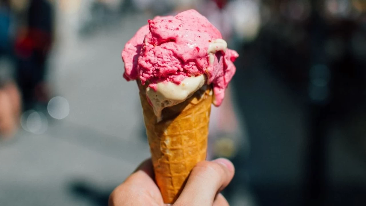 1 top dondurma kaç kalori?