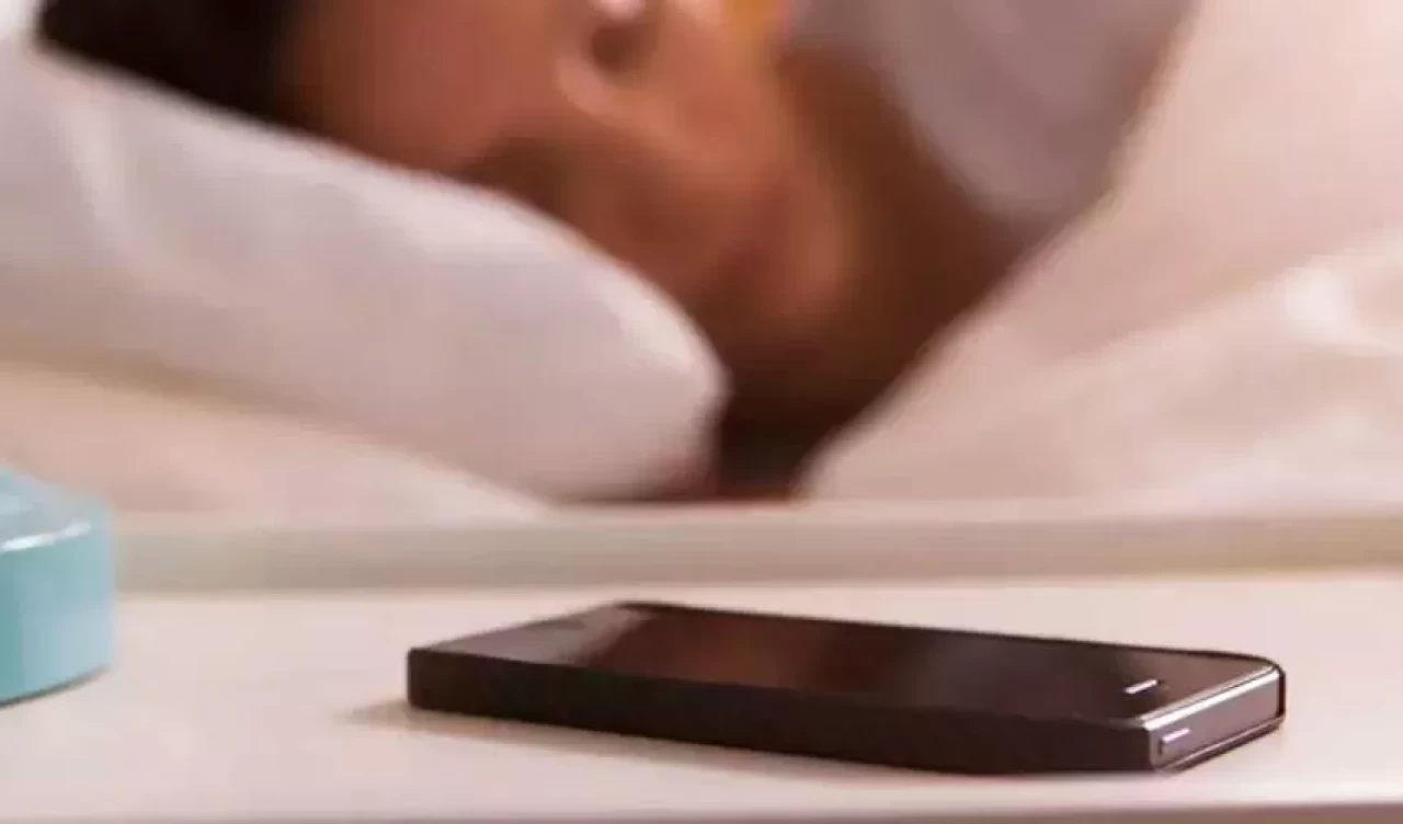 Uykusuzluk ve baş ağrılarının sebebi telefon olabilir