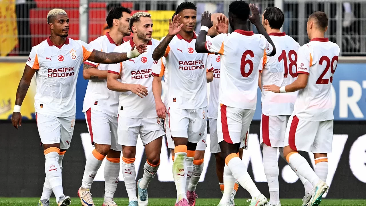 Galatasaray, hazırlık maçında Cagliari'yi 3 golle geçti
