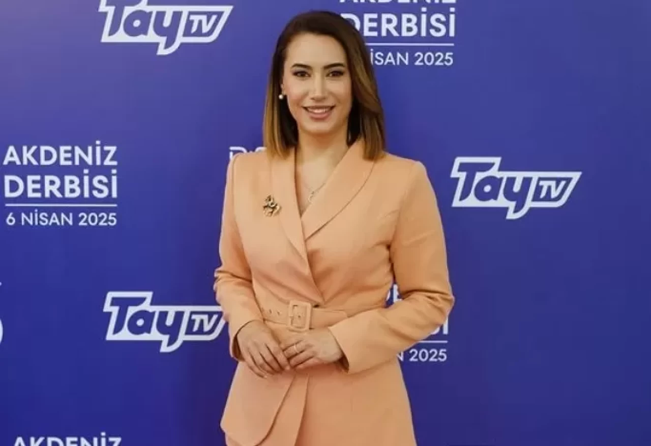 Yarış spikeri Esen Gök’e son veda! Gözyaşlarıyla toprağa verildi