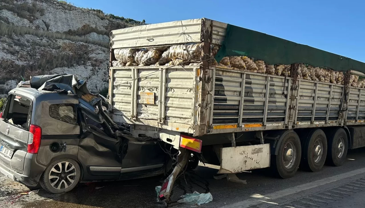 Mersin'deki feci kazada ölen 5 kişinin kimlikleri belirlendi