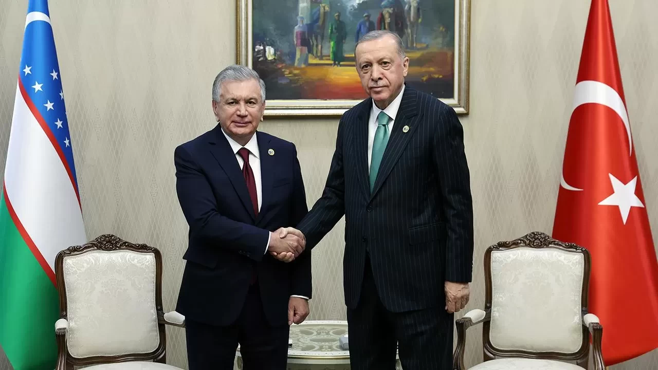 Cumhurbaşkanı Erdoğan, Özbekistan Cumhurbaşkanı Mirziyoyev ile görüştü