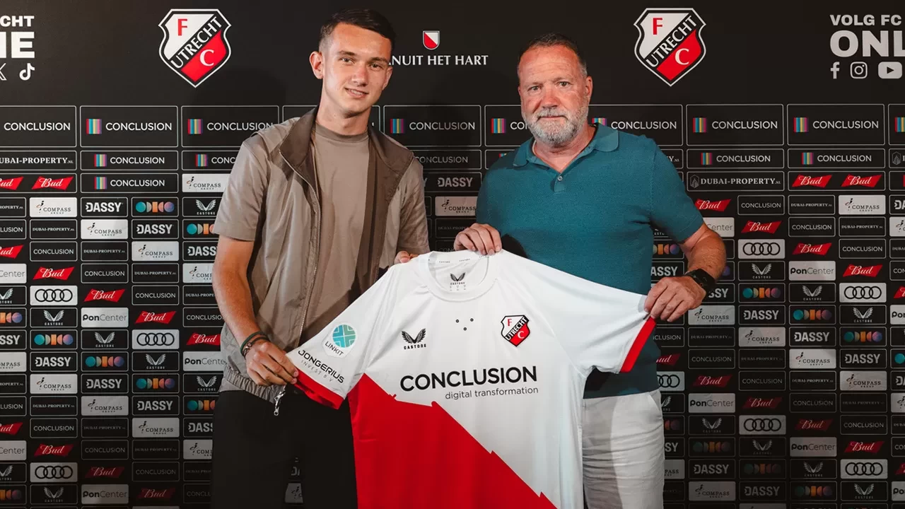 Wesley Sneijder'in oğlu Jessey Sneijder, Utrecht ile profesyonel sözleşme imzaladı