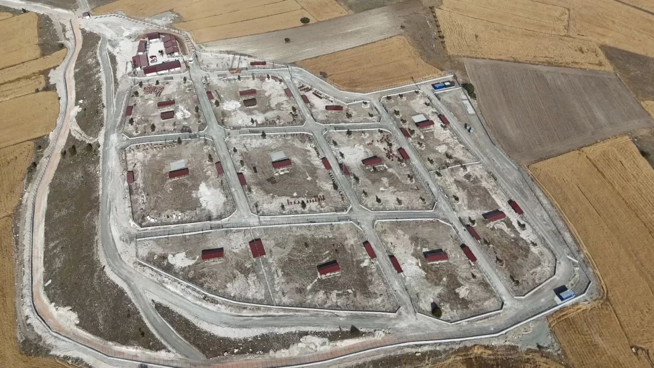 Kütahya’da 10 bin sahipsiz hayvan için doğal yaşam alanı tamamlandı