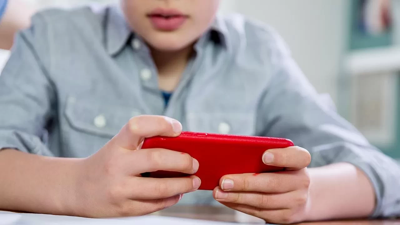 Ergenlerin yüzde 91' teknolojiyi ebeveyn denetimsiz kullanıyor