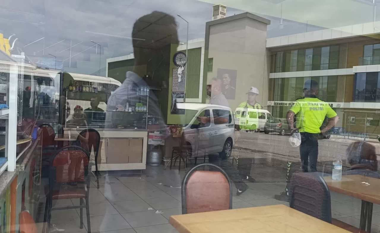 Tekirdağ'da çiftlerin kavgası kanlı bitti: 3 çocuk annesi kadın bıçaklandı