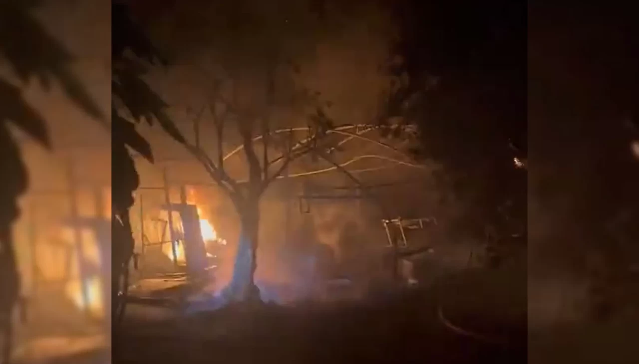 Yalova'da tarım işletmesinde yangın: 1 itfaiyeci yaralandı, 1'i de dumandan etkilendi