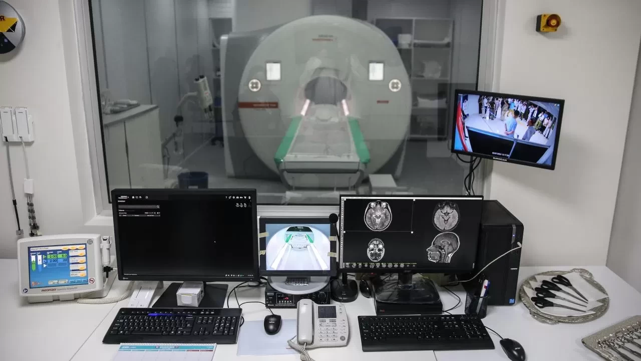 Korkunç olay! MR cihazı çalışan adamı içine çekti: Metal zincir ölüm getirdi