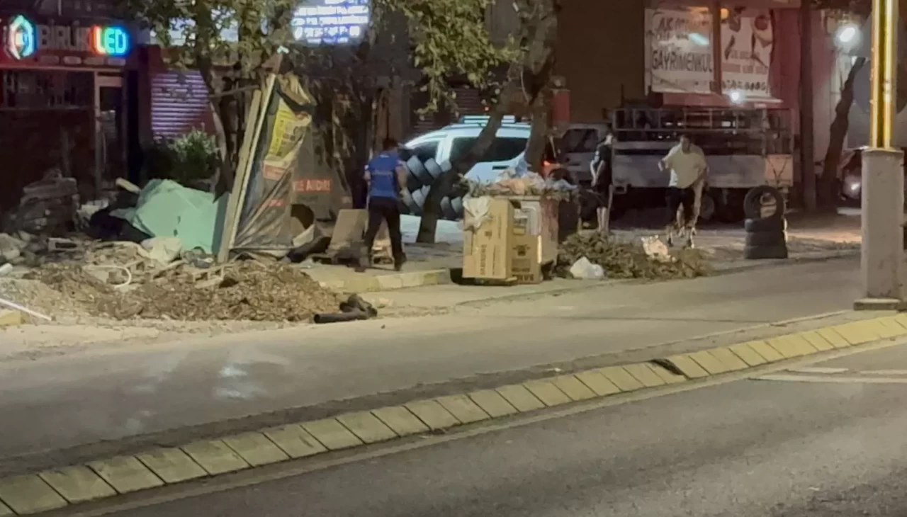 Kazı sırasında doğal gaz borusu delindi, mahalleyi gaz kokusu sardı