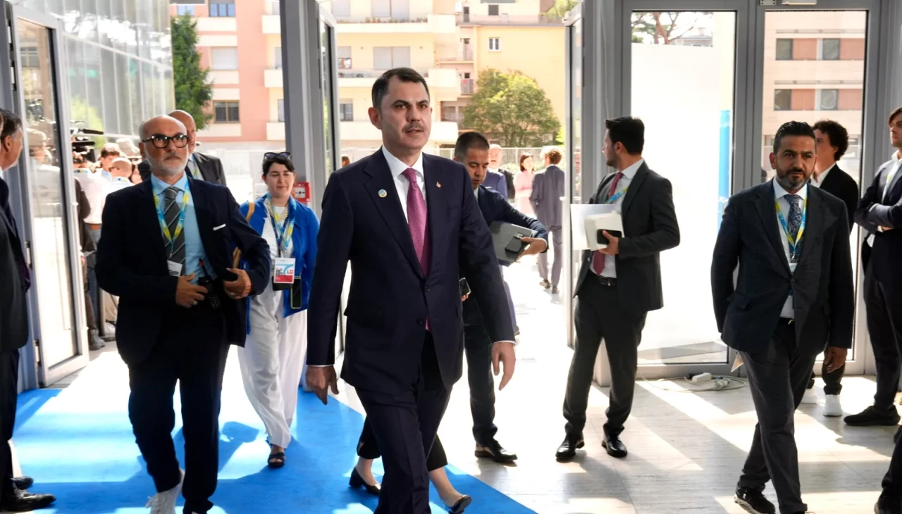 Bakan Kurum, Arnavutluk Başbakanı Rama, İtalya ve Ukraynalı bakanlarla görüştü