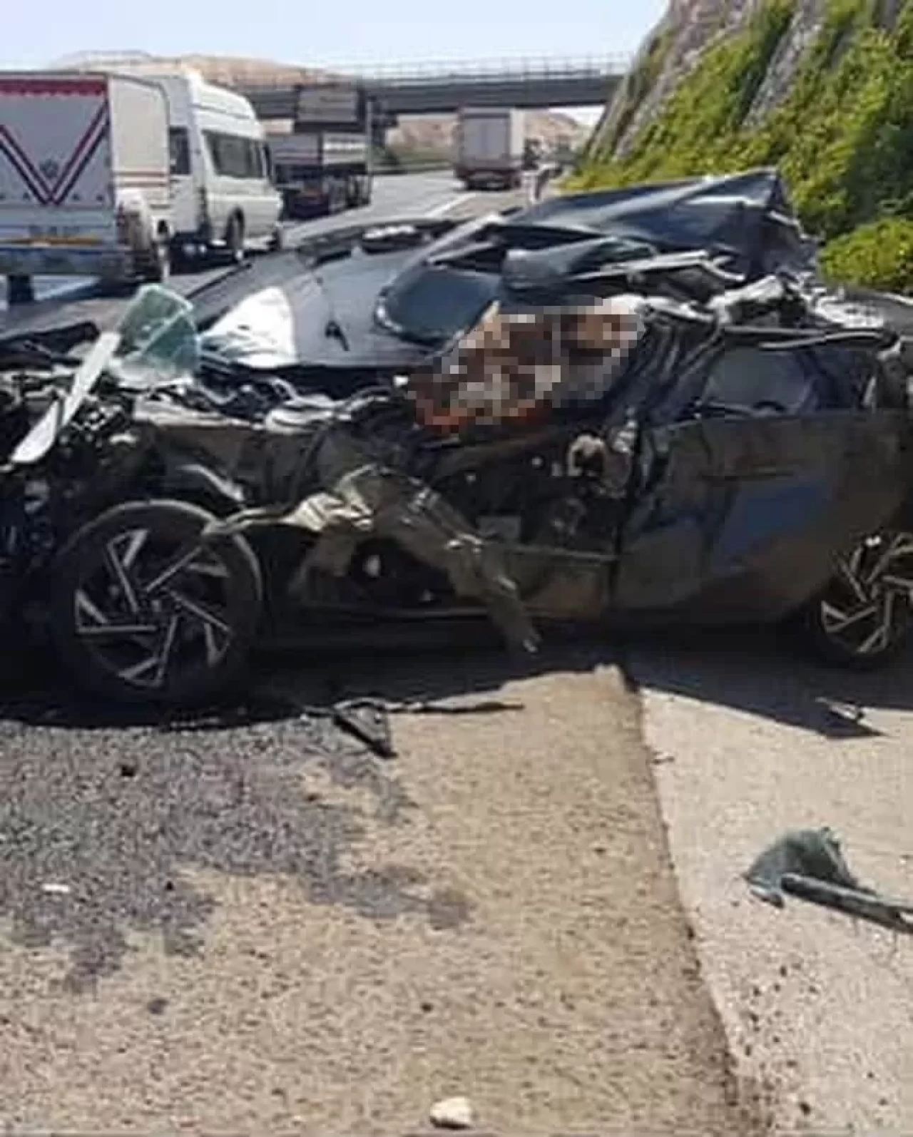 Şanlıurfa otomobil sulama tankerine çarptı: 1 ölü