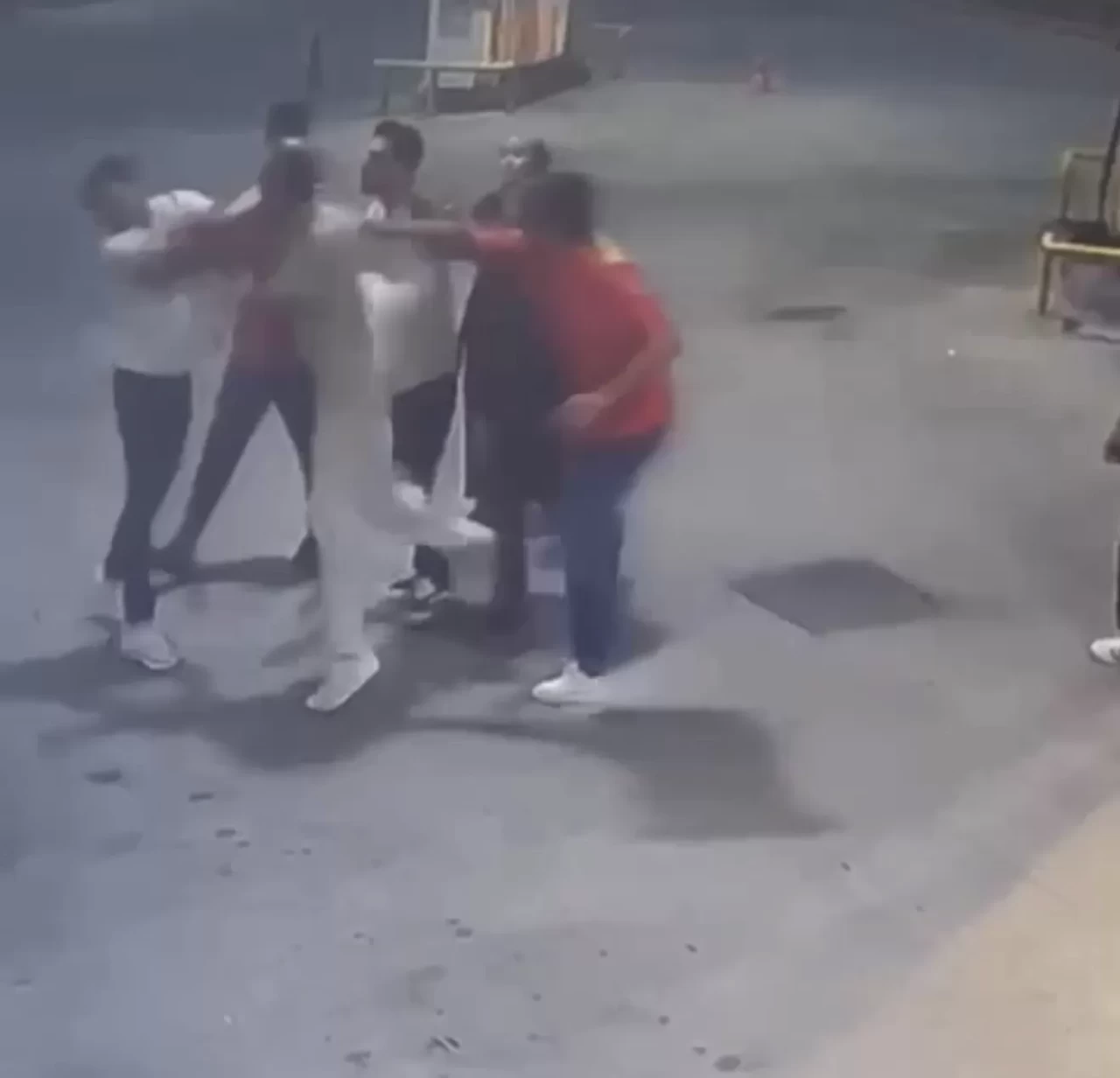 Trafikteki tartışma sonrası takip ettiği sürücünün burnunu kırdı