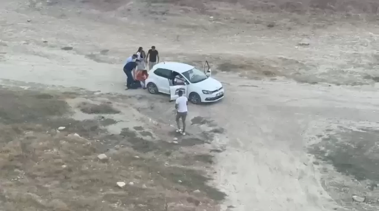 Öyle bir evlenme teklifi yaptı ki! Sonu karakolda bitti!