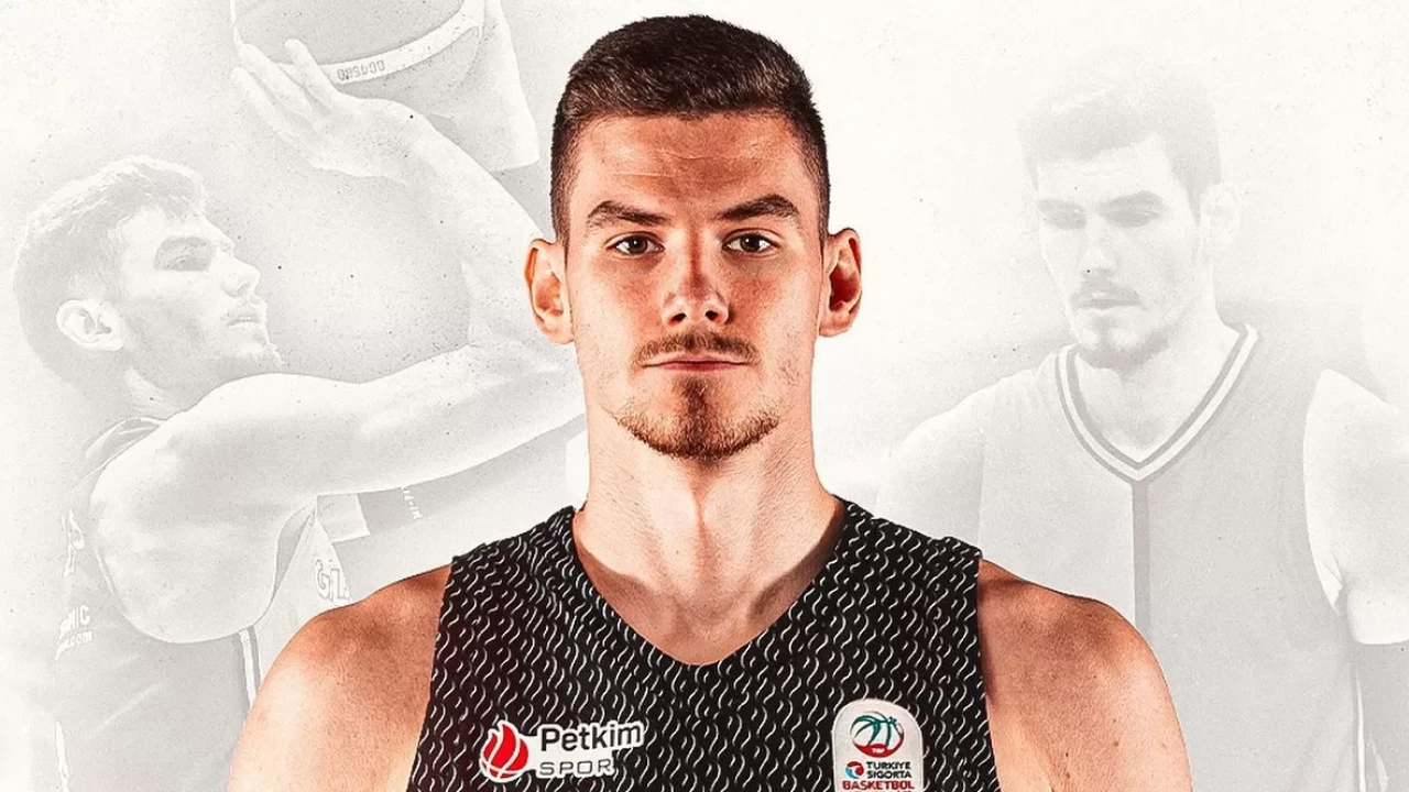 Basketbol Süper Ligi ekiplerinden Aliağa Petkimspor, Letonyalı forvet Roberts Blumbergs’i transfer etti