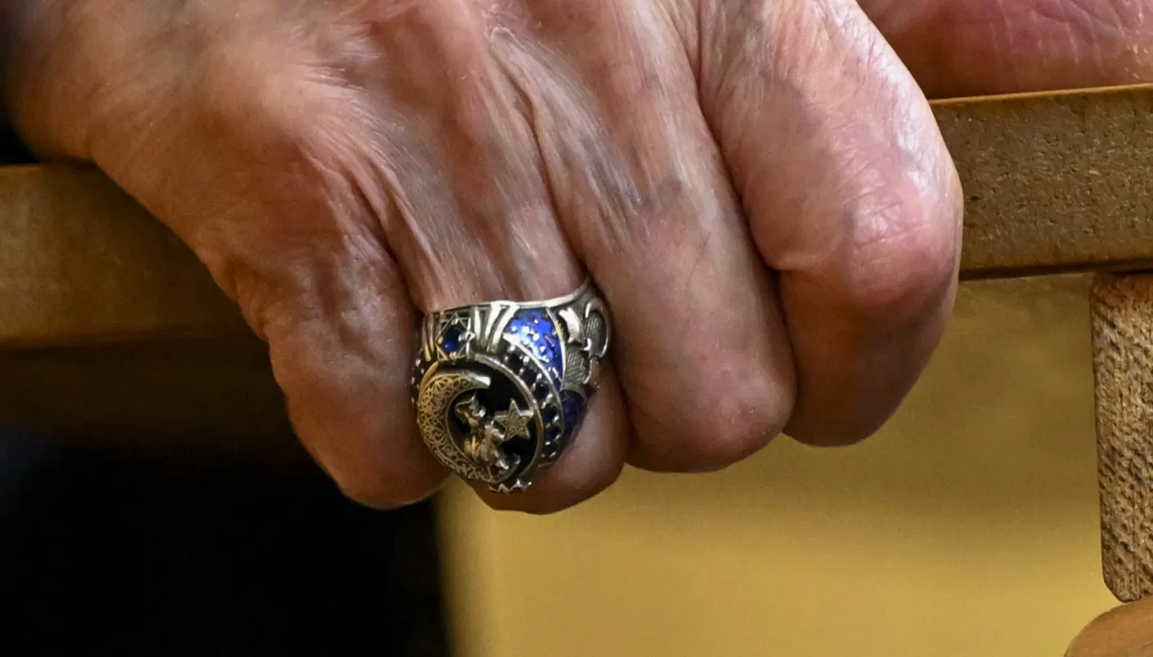 MHP Lideri Devlet Bahçeli'nin rozet ve yüzüğü dikkat çekti