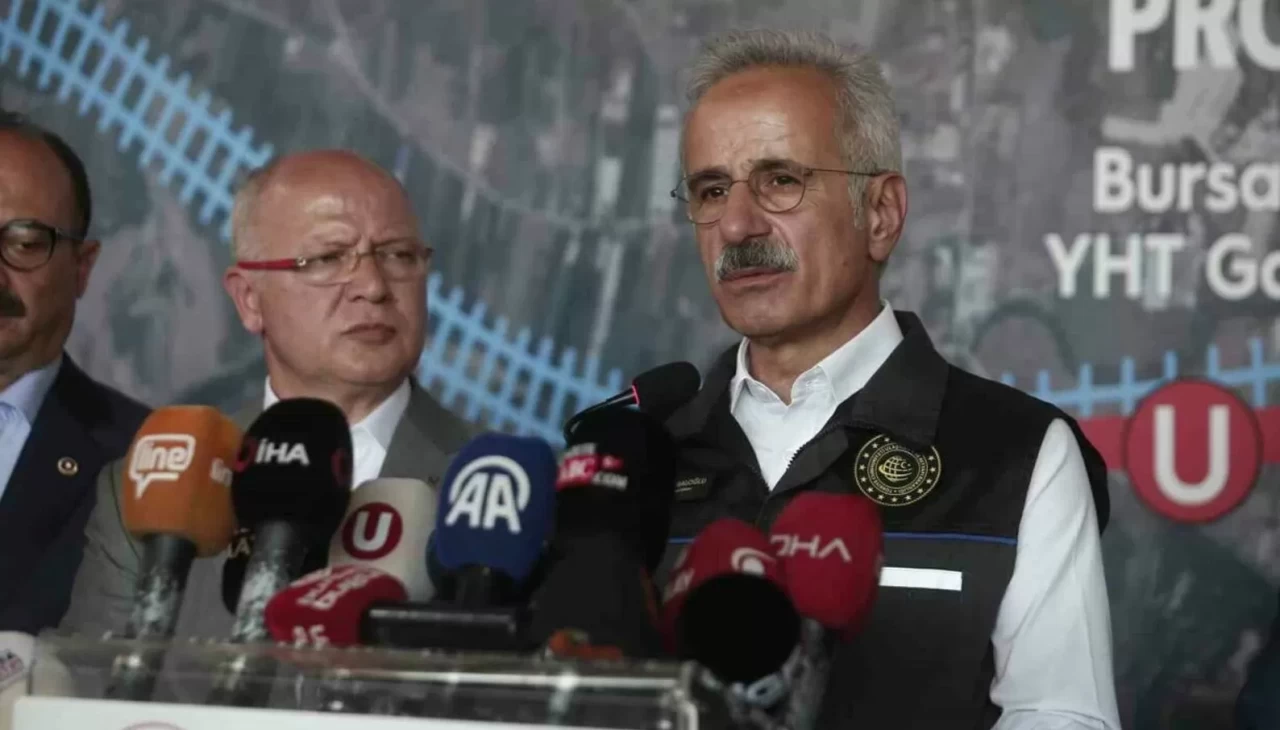 Ulaştırma ve Altyapı Bakanı Abdulkadir Uraloğlu Bursa'da incelemede bulundu