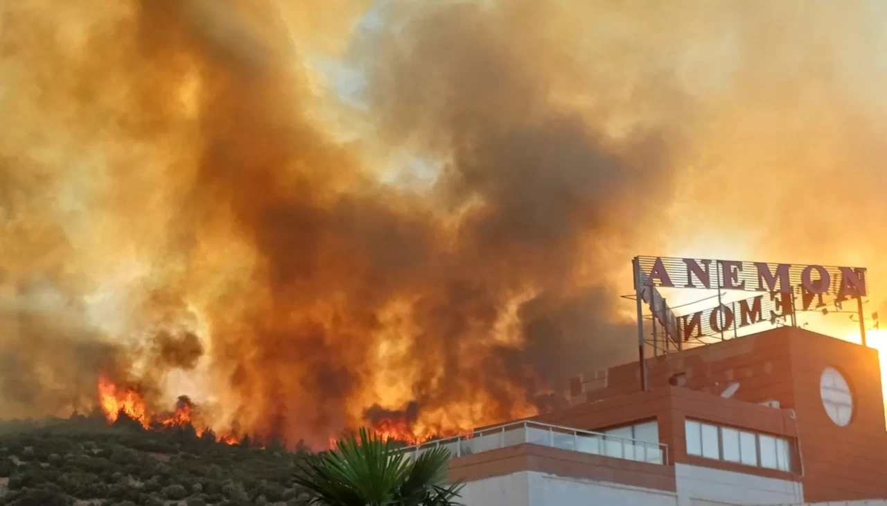 Manisa Valisi Özkan: "Yangınla ilgili tüm tedbirleri aldık"