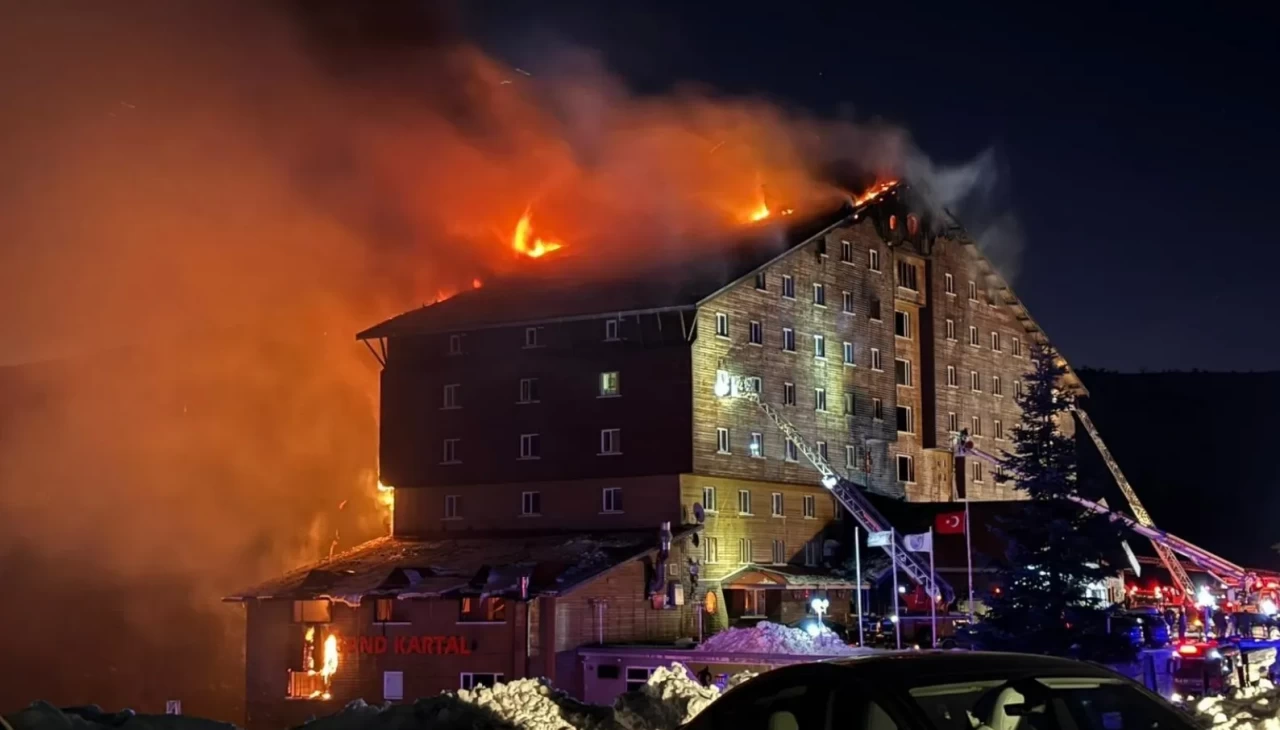 Otel yangınında ölen kızının son sözlerini anlattı: Anne ölmek istemiyorum