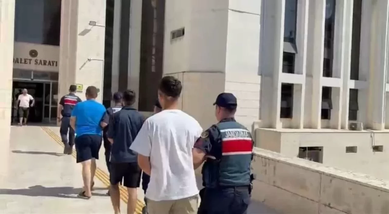 Firari 3 hükümlü, plajda yakalandı