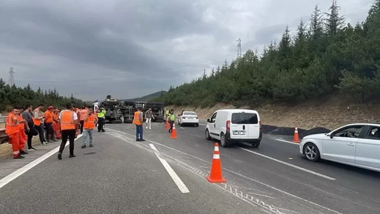 Yola çıkacaklar dikkat! Anadolu Otoyolu'nun İstanbul yönü kapandı