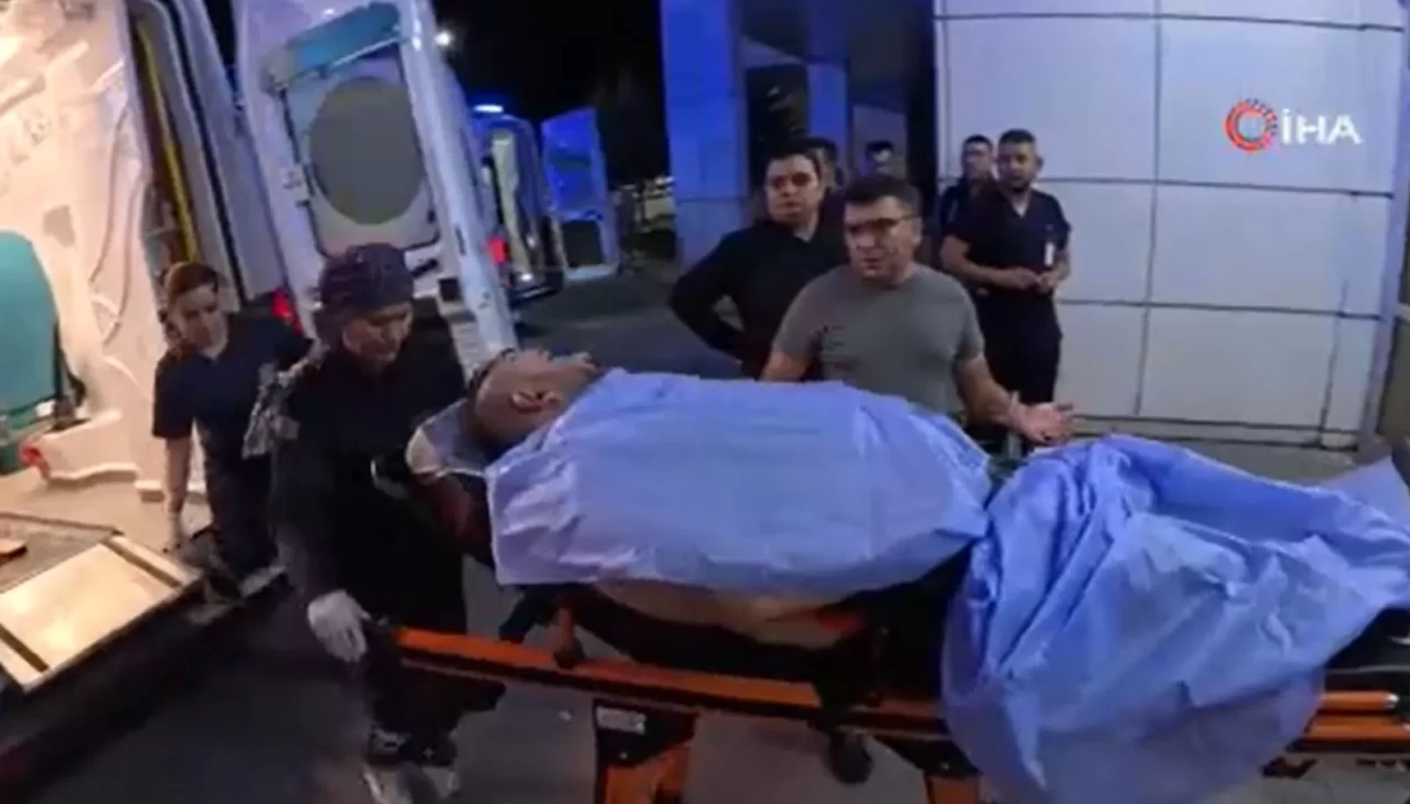 "Yan baktın" deyip 6 kişi döverek hastanelik etti