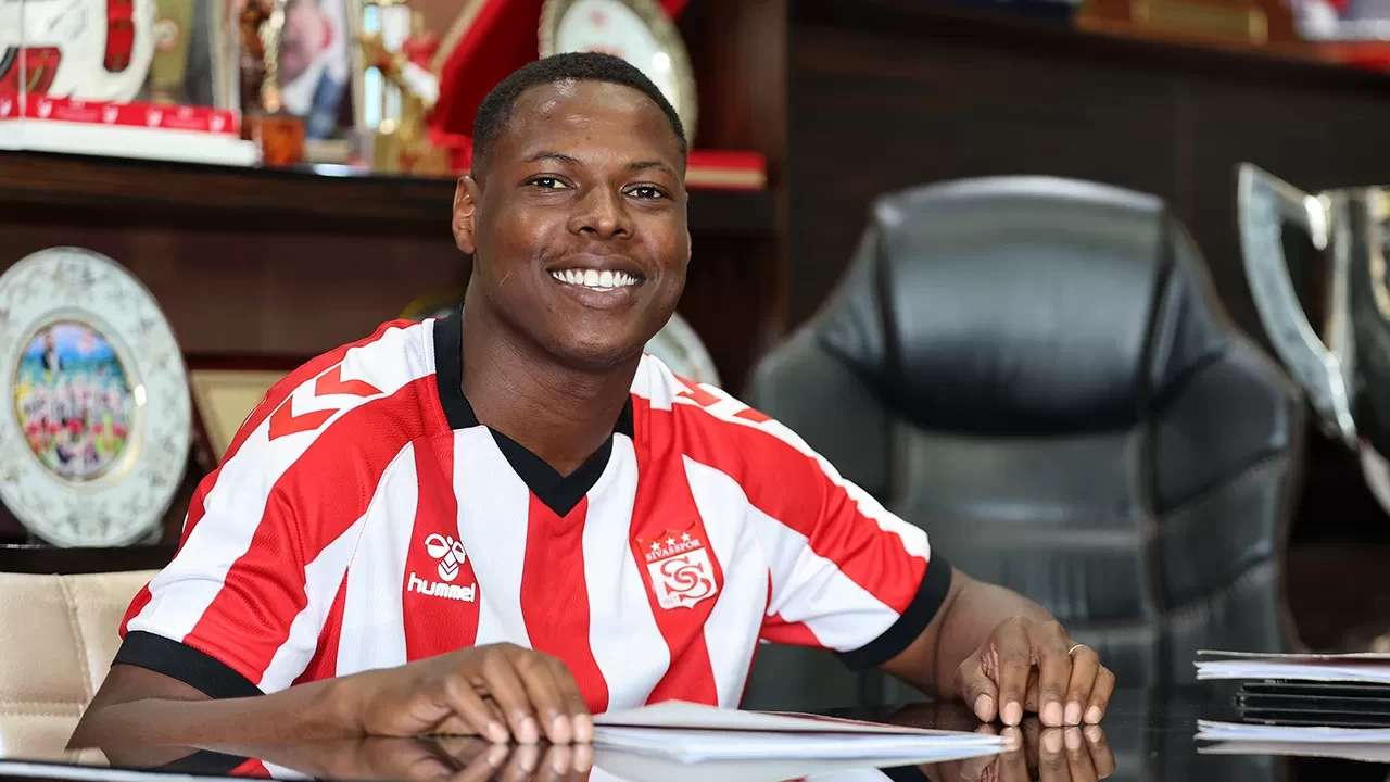 Sivasspor, Luan Campos ile sözleşme imzaladı