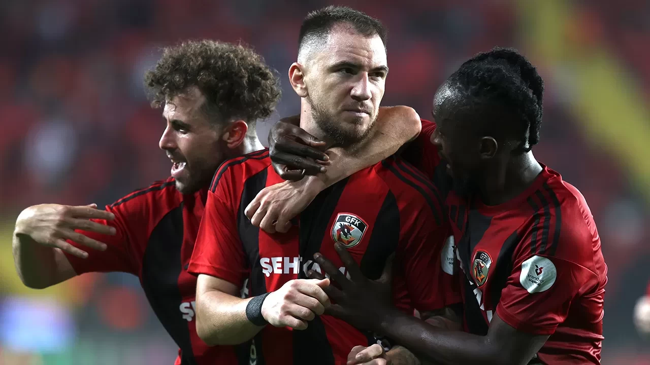 Burak Yılmaz ilk maçında galibiyetle başladı | Maç Sonucu Gaziantep FK 2-1 Gençlerbirliği