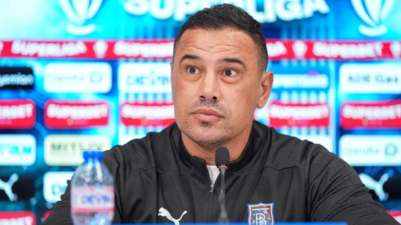 Başakşehir Teknik Direktörü Çağdaş Atan: "Türk halkını gururlandırmak için buradayız"