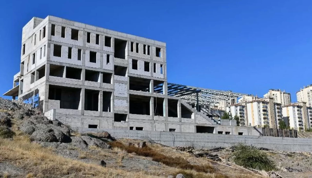 Etimesgut'ta ABB tarafından açılacağı iddia edilen eğlence merkezine vatandaşlardan tepki