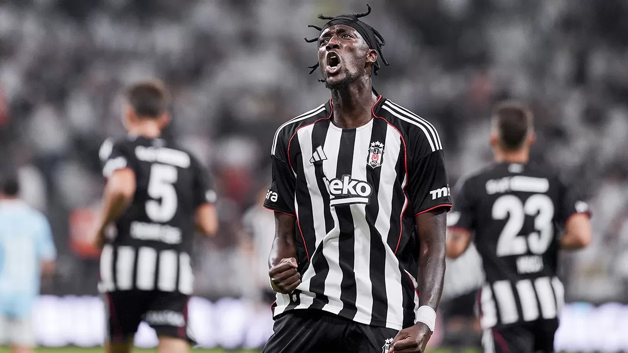 Beşiktaş, UEFA Konferans Ligi'nde play-off turuna yükseldi! | Beşiktaş 3-2 St. Patrick's