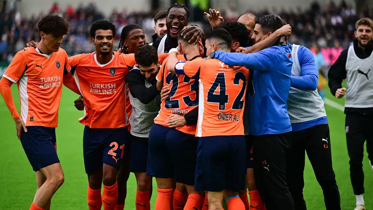 Başakşehir, deplasmanda geriden gelip kazandı | Viking 1-3 Başakşehir