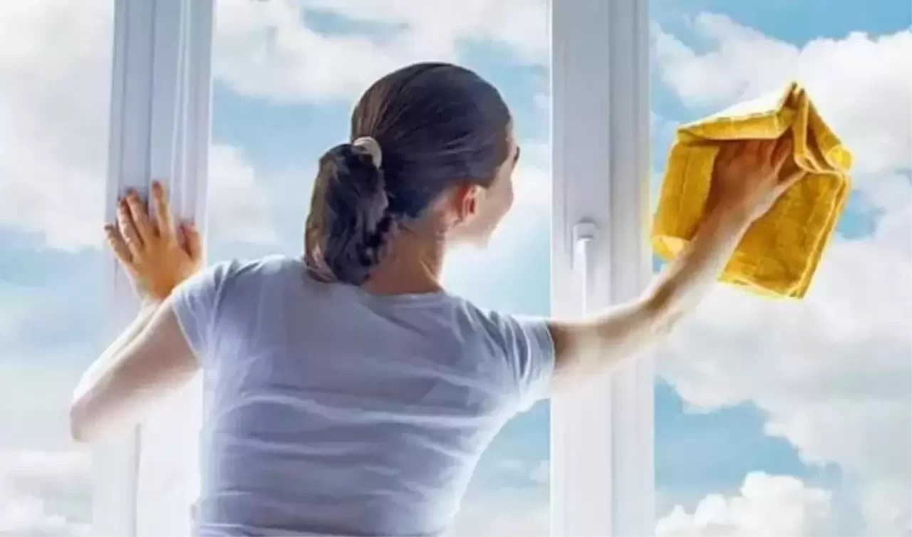 Rüyada Cam Silmek Ne Anlama Gelir? İşte Detaylı Yorumlar