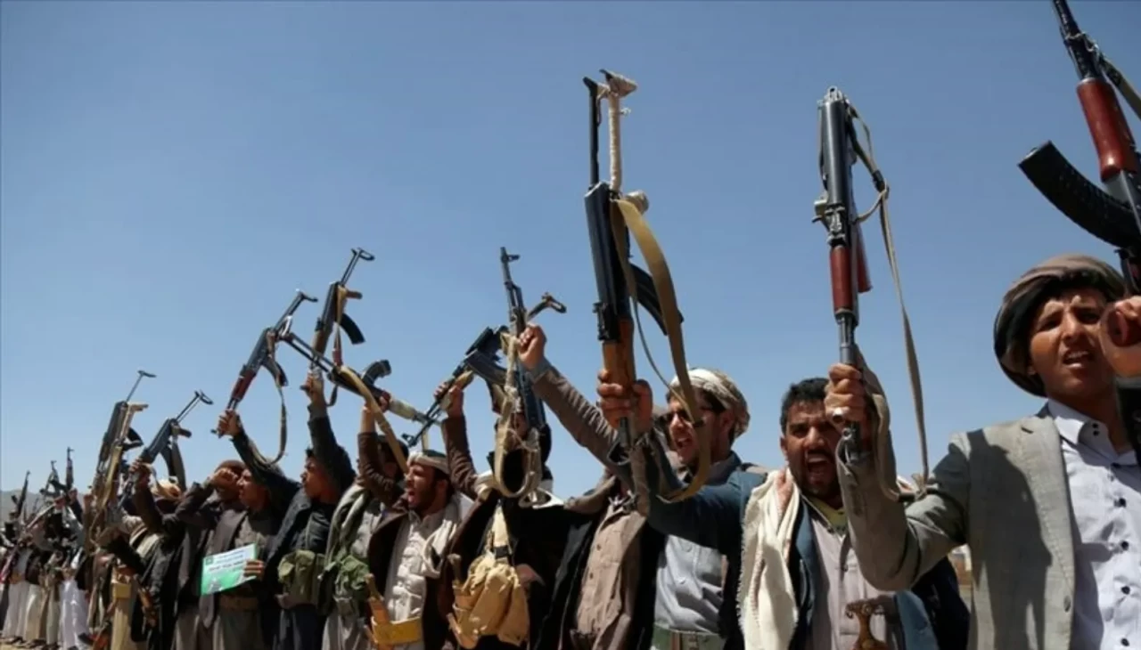 Husiler, intikam yemini etti: Sizi karanlık günler bekliyor