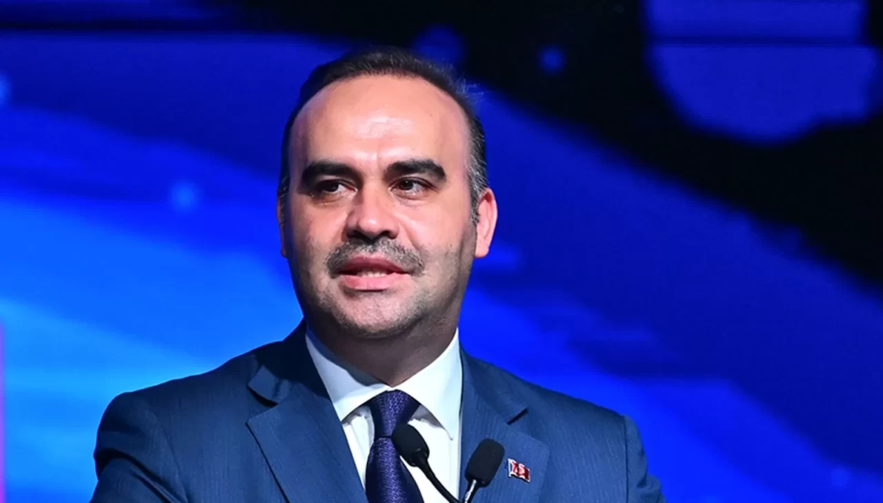 Bakan Kacır'dan gençlik ve sanayi projelerine ilişkin önemli açıklamalar