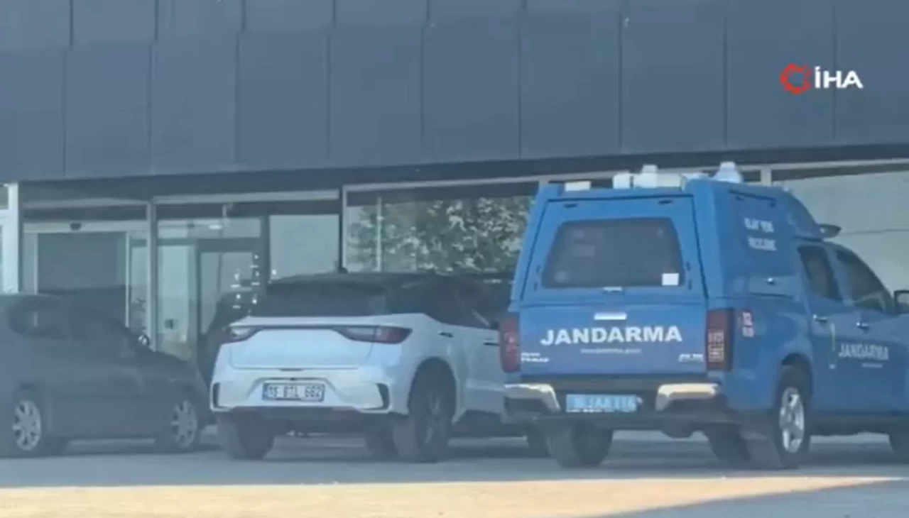 Asansör boşluğuna düşen işçi ağır yaralandı